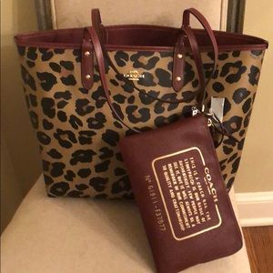 🍁NWT🍁COACH Leopard Wine Reversible City Tote